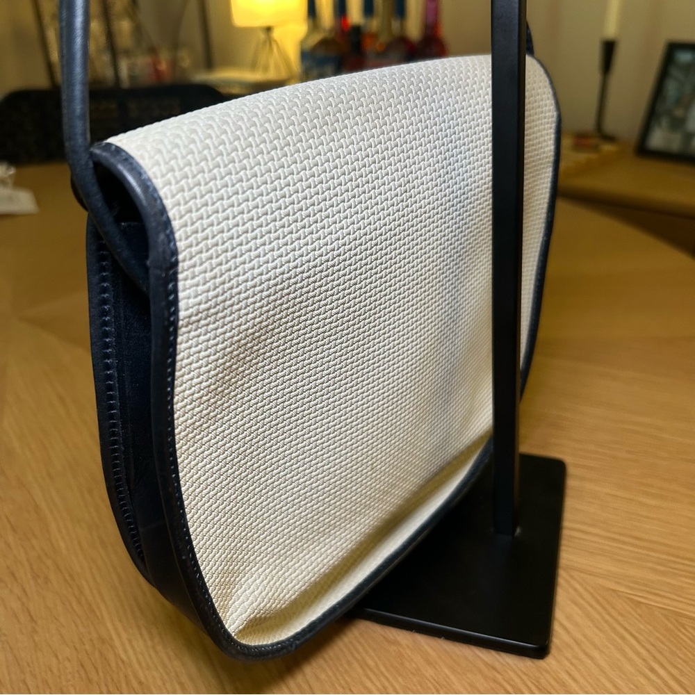Yves Saint Laurent White and Navy Shoulder Bag - Picture 5 of 13